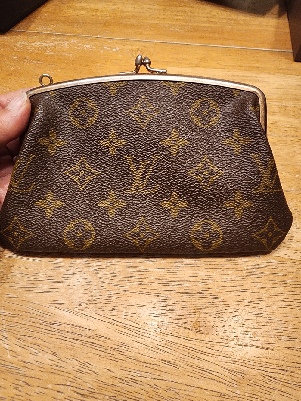 Vintage Louis Vuitton Brown Monogram Kiss-Lock Frame Clutch  Gold-Tone Hardware